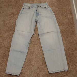 Zara Women's Lightwash Straight Jeans Size 6